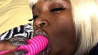 Bb w speedy uses dildo toys for smothering fun