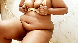 Indian College Girl Flashes Her Big Boobs for Attention