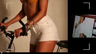 Mandana Karimi poses in hot bikini for photoshoot!