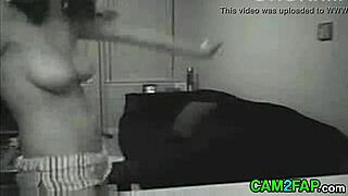 Young amateur girl performs on webcam for free teen 18+ video