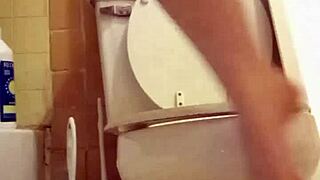 Desperate pissing in amateur video.