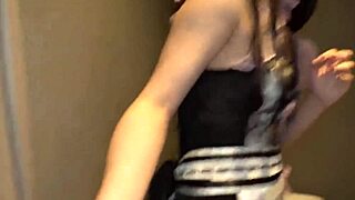 moa-chan's slender body in concafe blowjob and squirting sex