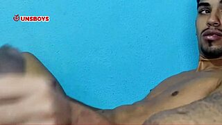 sexo com o amigo do albergue