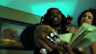 Teen 18+ In Hood Trades Sex For Cash, Big Ass Amateurs In Ghetto Scene