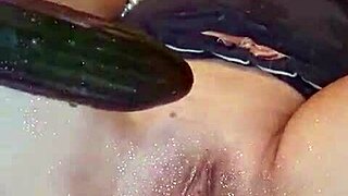 velvet rain 23 does jaw dropping masturbation with huge vegetables and squirting