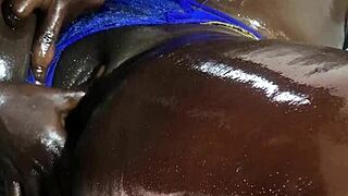 ever felt a yoni massage this deep from a muscular therapist?