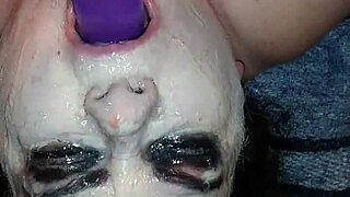 Ms. TL Uses Dildo Toys Messily