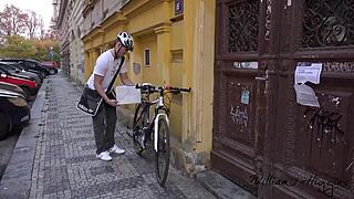 Gay courier spreads wide for bareback top action