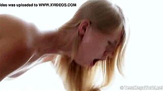 Vilka hemligheter gömmer sig i Violette Pinks orala musikklipp-scen?