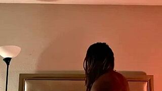 זוכרת את המורה הוותיקה שלי ברגשות חמים ומזדיינים