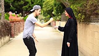 Exciting American kiss game experience