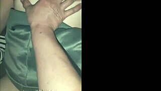 Japanese amateur outdoor smartphone shooting