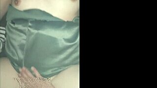 Japanese amateur outdoor smartphone shooting