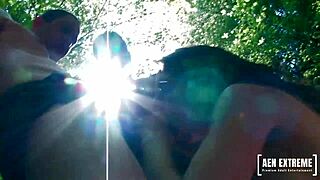 Saya tak percaya Mia Moore ambil dua batang semasa photoshoot itu. Jantung saya berdegup laju tengok dia.