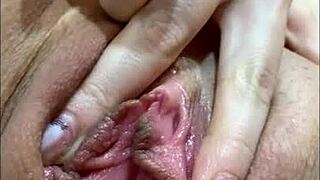 i'm filming my tight pussy getting penetrated up close