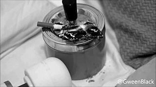 Latina babe smokes greedily on dollar 😈