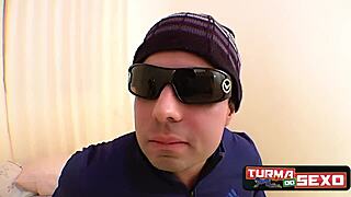 Braziliaanse latina nimf houdt van hete cum in frotting sessie.