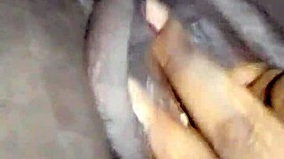 Papà, la mia figa bagnata brama il tuo tocco