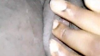 Papà, la mia figa bagnata brama il tuo tocco