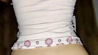 Dazzlingfacegirl's Petite 18+ Hairy Chatte Adventure