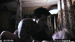 स्मॉल हैंड्स की दोनों हाथ दो लड़कियों से भरे हैं, ब्लोइंग और गांड चोदाई मॉन्स्टर कॉक्स