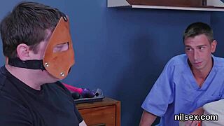 Gatinha Tarada Levada pro Hospício Anal pra Tratamento Esquisito!