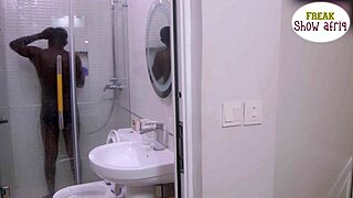 Horny Madam's Overwhelming Ecstasy as Big Cock Gateman Fucks Her to Squirting Climaxes