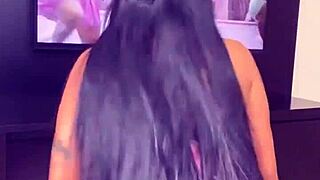 V�deo amador novinha dan�ando e transando sem camisinha