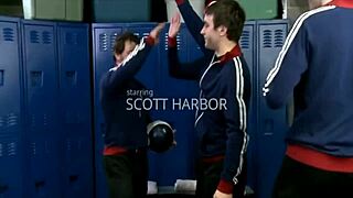 Safado Sucking Three Guys in Locker Room