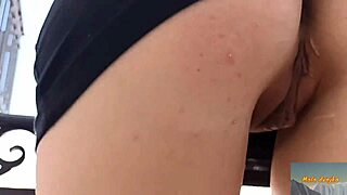 red black mix woman walks sexy in mala dvojka