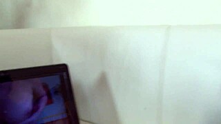 Het asiatisk hora uppfyller dröm fitta fantasi för stor vit kuk