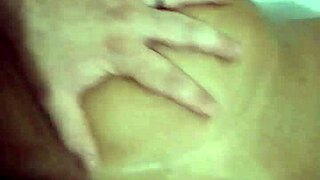 rompiendo el co�o de la caliente indiana, bent over in kitchen doggystyle