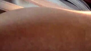 Mature Peruvian MILF Flashes on Lima Streets