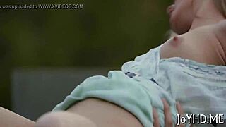 teen hottie enjoys sloppy deep fuck.