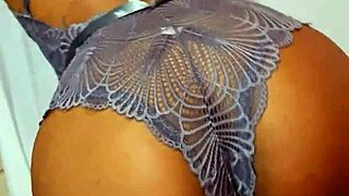 Botei Uma Lingerie Sexy e Dei de 4 Para o Boy