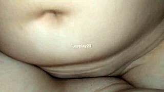 Me Monte Sobre Mi Amiga y Se Dejo Rosamos Clitoris Bien Rico?