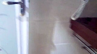 LATINA ENTERS HOTEL FOR SEX IN LINCE