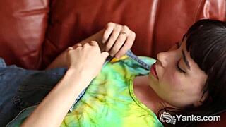 Yanks beauty Patricia enjoys a relaxing fingering session in high definition