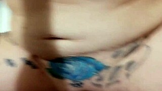 Milf-blondi pannaan kylppärin tiskillä?