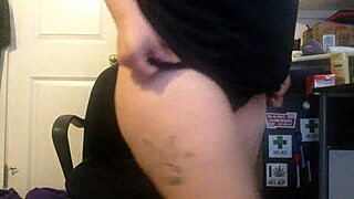 Hey, Check Out This Fat Housewife Playing Solo With Her Dildo!