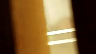 Watch the prostitute shave her hairy pussy