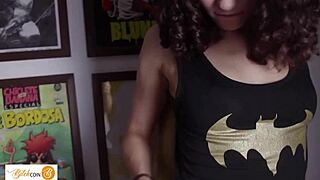 dude fucks his girlfriend dressed as batgirl with deepthroat and licking 😏