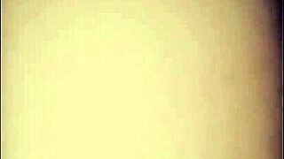 mi inocente hermanastra a�n no descubre lo que le hago cuando descansa sola en casa- �mi perverso hermanastro me introduce su asquerosa polla