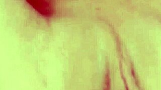 cheeeeekymissy's extreme pussy play up close