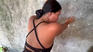 Just sent the neighbor to wash clothes, ended up getting a wild blowjob.