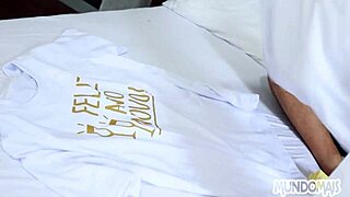 As Encomendas de Ano Novo: Bareback Gay Action with Huge Cock