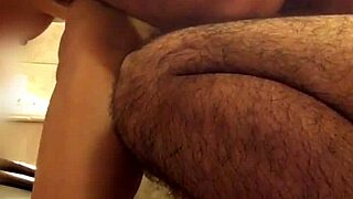 hey, quick bathroom fuck with latina couple amateurs 😏