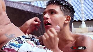 fodendo o cu do novinho safado com monster cock