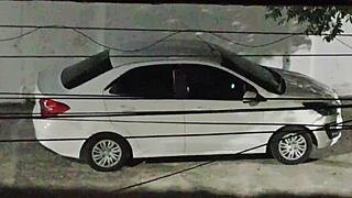 fode com amante no carro na frente de casa e volta cheia de porra sorridente