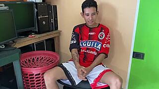 Universitaria with big ass fucks her coworker at work